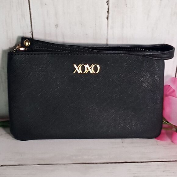 XOXO Corner Zip Wristlet - Picture 1 of 4